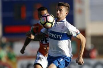 Futbol, Cobresal vs Universidad Catolica
Septima fecha, campeonato de clausura 2016/17
El jugador de Universidad Catolica Ricardo Noir controla el balon durante el partido de primera division contra Cobresal disputado en el estadio El Cobre de El Salvador, Chile.
19/03/2017
Andres Pina/Photosport
***********
Football, Cobresal vs Universidad Catolica
7th date, Clousure Championship 2016/17
Universidad Catolica's player Ricardo Noir controls the ball during the first division football match against Cobresal at the El Cobre stadium in El Salvador, Chile.
19/03/2017
Andres Pina/Photosport