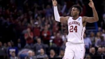 Genial Hield, Brown fracasa y el hijo de Payton se marcha