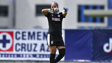 Itzayana González, arquera de Cruz Azul sufrió aparatoso golpe