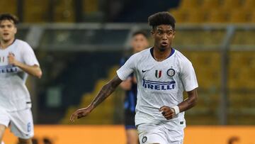 Inter vendería a Eddie Salcedo para fichar a un defensor del Hellas Verona.
