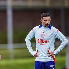 Yeremy Pino, otra baja para De la Fuente