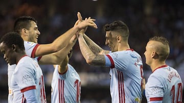 Maxi Gómez y Pablo Hernández celebran el tanto de la victoria del Celta contra el UD Las Palmas.