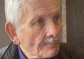 Yves, el jubilado de 78 años que acogió a su hijo en 2019 y ha acabado sin hogar: “¿Cómo llegamos a este punto?”