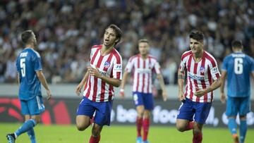 Joao Félix junto a Morata en el partido contra la Juventus