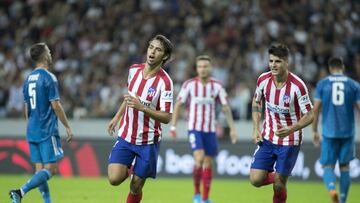 Joao F&eacute;lix junto a Morata en el partido contra la Juventus