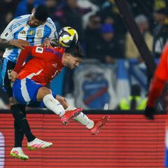 A Loyola le preguntan por volver a jugar en el medio y dice esto de la decisión de Gareca