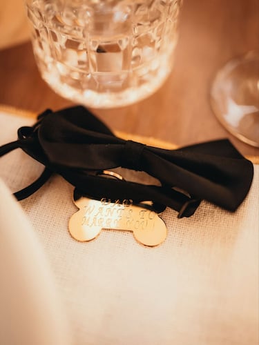 El piloto de Ferrari y su pareja sentimental, la 'influencer' Alexandra Saint Mleux han anunciado a través de sus redes sociales su compromiso matrimonial.