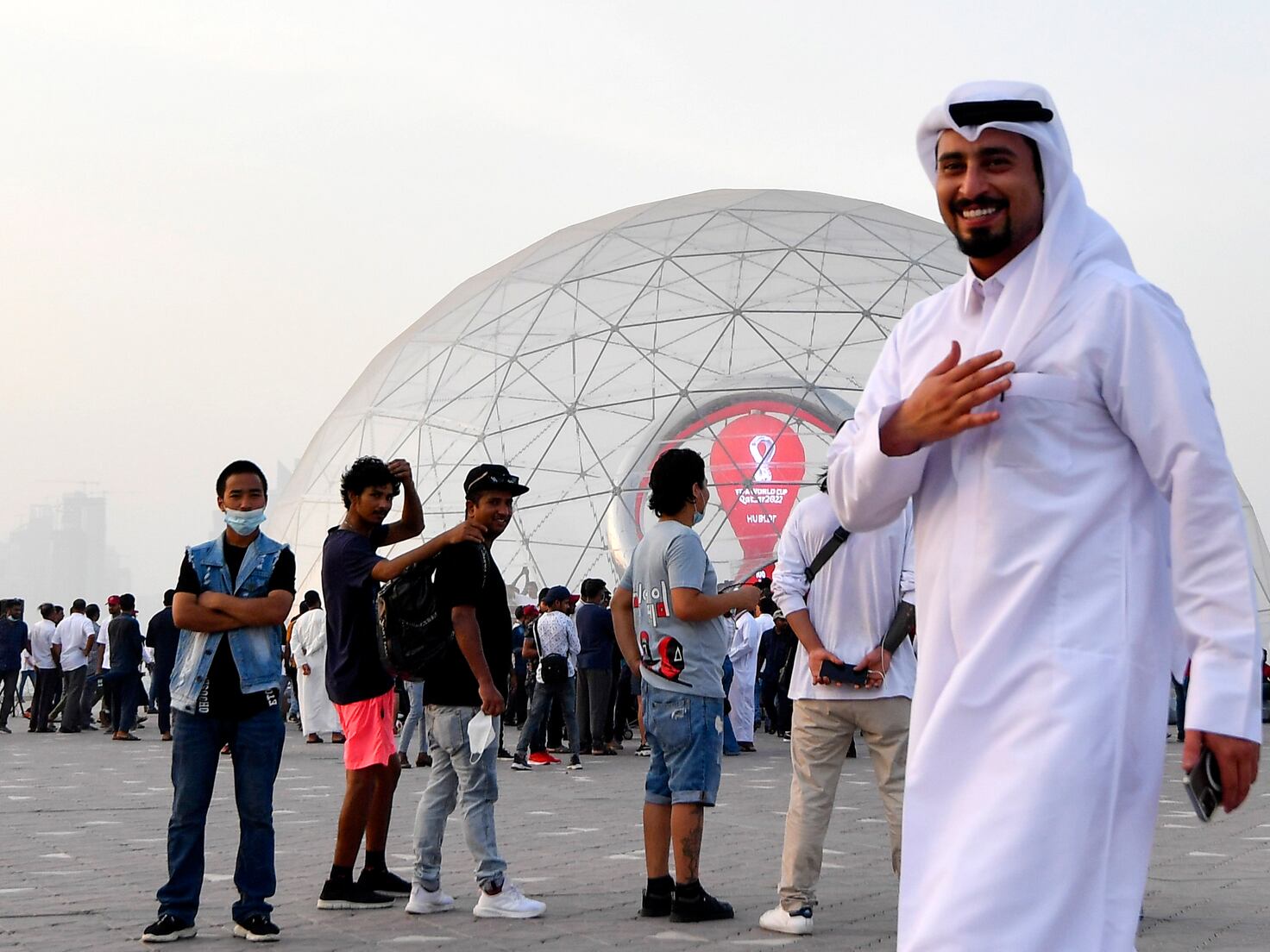 Cómo se debe vestir una mujer turista en el Mundial de Qatar 2022?., TUDN  Estadios y Sedes