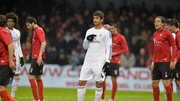 Jugó con el Real Madrid la temporada 2013-14.