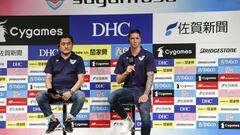 KMA02. Tokyo (Japan), 15/07/2018.- Spanish striker Fernando Torres (R) speaks during a media event with Minoru Takehara (L), President of Sagan Tosu, where he announced joining Japan&#039;s J.League club, Sagan Tosu, in Tokyo, Japan, 15 July 2018. (Tokio,