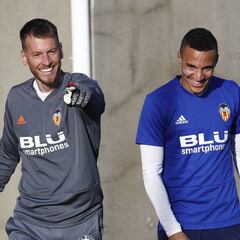 Rodrigo ya sabe que su venta ya no le urge al Valencia