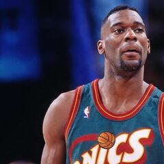 Why do professional athletes go broke? Former NBA player explains where the money goes