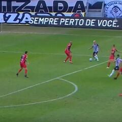 El show de Edu Vargas en 45 minutos: gol, asistencia y roja