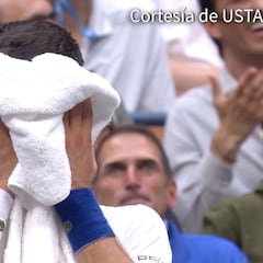 La imagen que da la vuelta al mundo: Djokovic antes del último juego