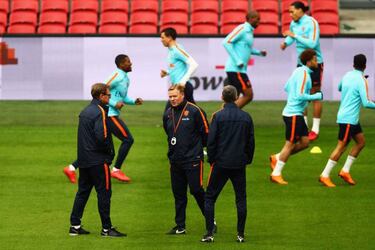 Koeman wary of facing 'the master' Cristiano Ronaldo