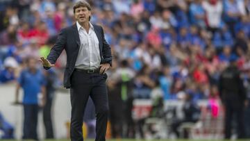 El estratega de los escarlatas rescató el empate que obtuvo en la capital mexicana aunque lamentó el funcionamiento del club.