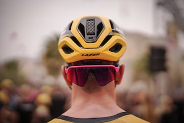 Detalle del casco de Edoardo Affini.