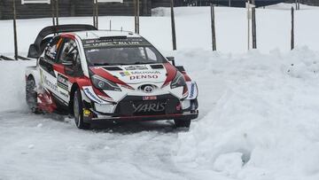 Tanak con su Toyota en Suecia.