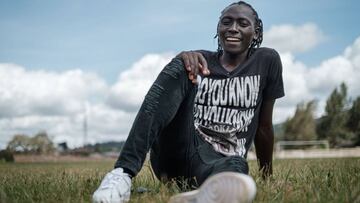 La medallista ol&iacute;mpica en 800 metros Margaret Nyairera Wambui posa para una entrevista con AFP.