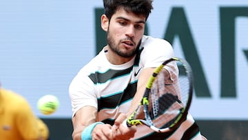 Carlos Alcaraz, contra Giulio Zeppieri en Roland Garros.