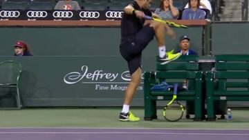 Cruce de cables épico de Ryan Harrison: ¡destrozó 4 raquetas!