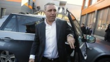 Stoichkov renuncia como entrenador del CSKA de Sof&iacute;a.