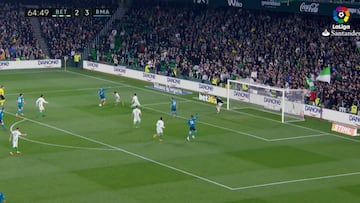 El depredador est¨¢ de vuelta: golazo salvaje de Cristiano