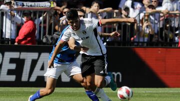 Futbol, Huachipato vs Colo Colo.
Cuarta fecha, campeonato Nacional 2023.
El jugador de Colo Colo Damian Pizarro, derecha, disputa el balon con Nicolas Ramirez de Huachipato durante el partido de primera division realizado en el estadio CAP de Talcahuano, Chile.
01/04/2023
Eduardo Fortes/Photosport

Football, Huachipato vs Colo Colo.
4th date, 2023 National Championship.
Colo Colo’s player Damian Pizarro, right, battles for the ball against Nicolas Ramirez of Huachipato’s during the first division match held at the CAP stadium in Talcahuano, Chile.
01/04/2023
Eduardo Fortes/Photosport