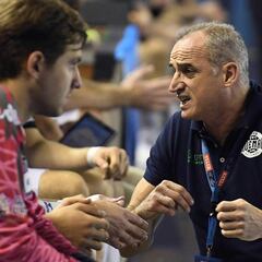 El Ademar gana al Sinfín y está a un paso de la Copa Asobal