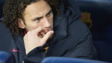 Milito, en el banquillo del Camp Nou