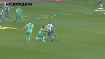 La falta que le debió costar a Vinicius la segunda amarilla