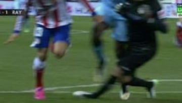 Moyá, ante Manucho.