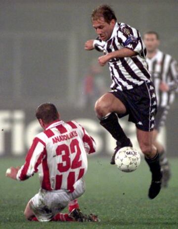 Antonio Conte en su etapa de jugador de Juventus en 1999.