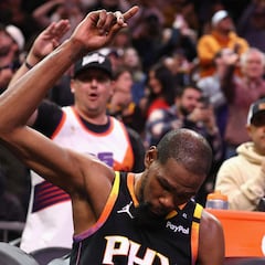 Kevin Durant joins these seven legendary players in exclusive NBA club