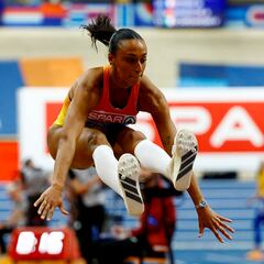 En manos de Ana Peleteiro