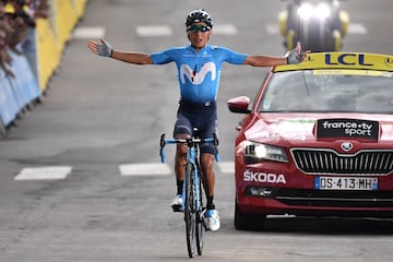 El ciclista colombiano del Movistar Team se impuso en el inicio de los Alpes, le sacó 1'30" al segundo y ahora es séptimo en la clasificación general.