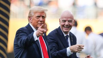 EAST RUTHERFORD, NEW JERSEY - JULY 13: U.S. President Donald Trump and Gianni Infantino, President of FIFA, react following the FIFA Club World Cup 2025 Final match between Chelsea FC and Paris Saint-Germain at MetLife Stadium on July 13, 2025 in East Rutherford, New Jersey. Alex Grimm/Getty Images/AFP (Photo by ALEX GRIMM / GETTY IMAGES NORTH AMERICA / Getty Images via AFP)