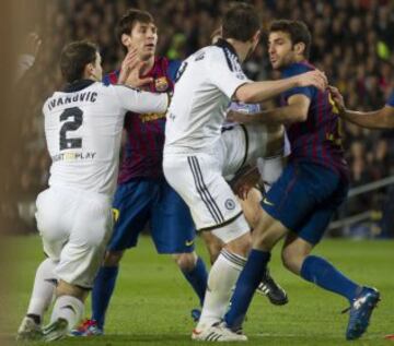 Partido de vuelta de las semifinales de la Champions League el 24 de abril de 2012 entre el Barcelona y el Chelsea. Pelea entre Messi, Cesc y Lampard. 