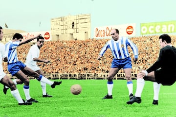 La Saeta fue el mejor jugador de f¨²tbol en los a?os 50. En 1964 el Madrid perdi¨® la final de la Copa de Europa en Viena ante el Inter y le echaron la culpa por no ser desequilibrante. Tras enfrentarse con entrenador y presidente se march¨® al Espanyol donde jug¨® 2 temporadas antes de retirarse.
