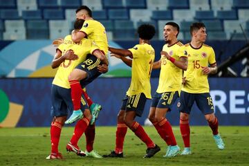 Los dirigidos por Reinaldo Rueda debutaron con victoria en el primer partido de la Copa América. La Tricolor se impuso con un tanto de Edwin Cardona.  