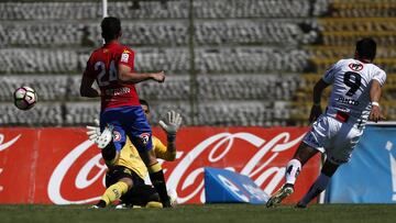 Diego Sánchez perdió el invicto y es el noveno arquero récord