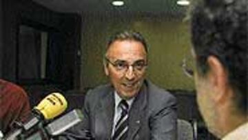 <b>EN LAS ONDAS</B>. Gaspart reapareció en público y habló para la emisora Catalunya Ràdio.