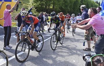 Nairo Quintana y Vincenzo Nibali  durante la decimonovena etapa de 191 kilómetros, entre San Candido y Piancavallo del Giro de Italia