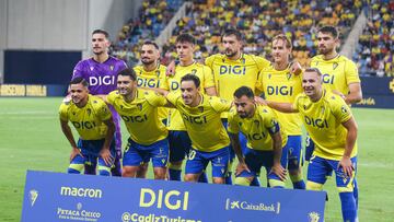 Once del Cádiz ante el Burgos en el encuentro que medía a los gaditanos ante el conjunto burgalés en el Nuevo Mirandilla.