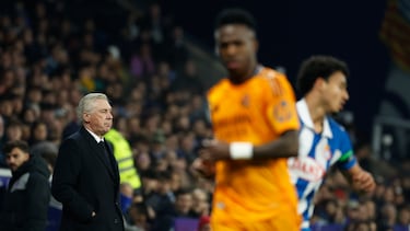 CORNELLÁ - EL PRAT (BARCELONA), 01/02/2025.- El técnico italiano del Real Madrid, Carlo Ancelotti, durante el encuentro correspondiente a la jornada 22 de Laliga EA Sports que disputan hoy sábado el Espanyol y Real Madrid en el RCDE Stadium. EFE / Toni Albir.