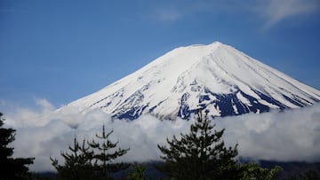Mueren tres alpinistas por paro cardíaco en el monte Fuji
