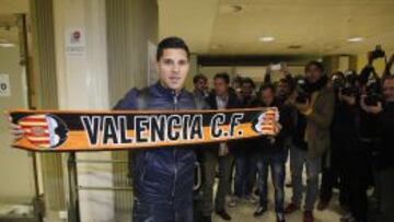 Enzo P&eacute;rez a su llegada a Valencia