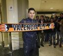 Oficial: Enzo Pérez, al Valencia. "Estoy muy feliz", dijo al llegar