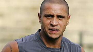 El Anzhí viaja a Brasil para fichar a Roberto Carlos