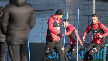 Hugo Mallo, Roncaglia y Brais Méndez se ejercitan en las instalaciones de A Madroa.